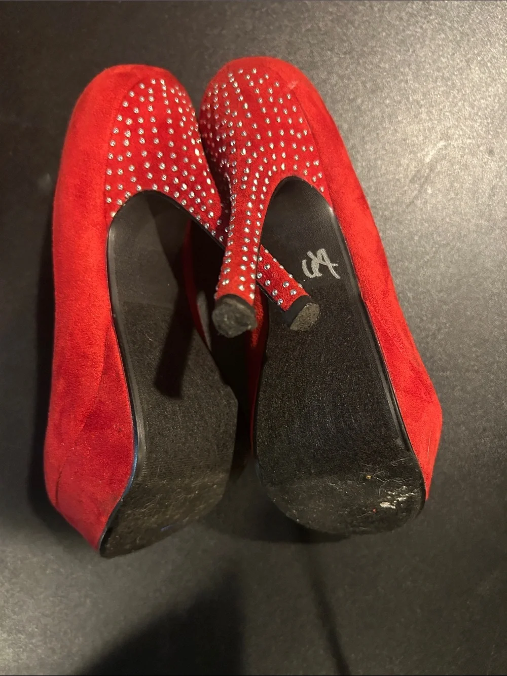 Red Suede Women's Pumps - Stylish Classic Heel